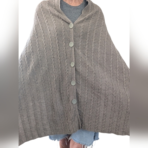 Soft Surroundings Lambswool Cashmere Cable Knit Button Wrap Shawl Poncho S/M - Picture 4 of 13